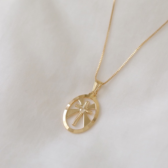 Cross Necklace | 18k Gold Filled - Picture 2 of 8